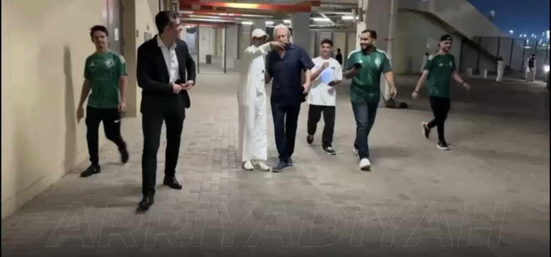 جورجي جيسوس يظهر في ملعب الإنماء لدعم الأخضر أمام العراق