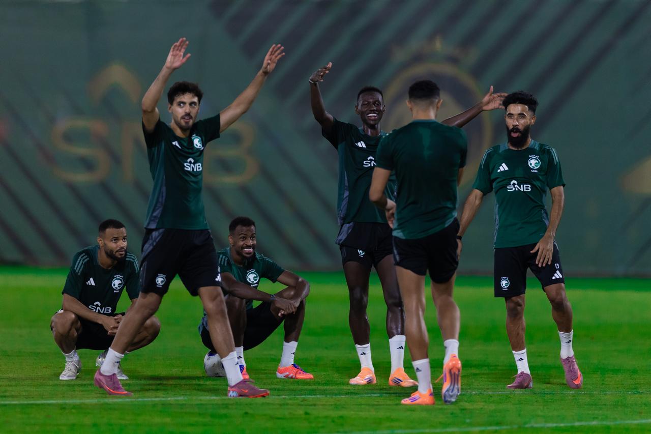 الأخضر يرفع وتيرة الاستعدادات لمواجهة العراق.. والحمدان يشارك
