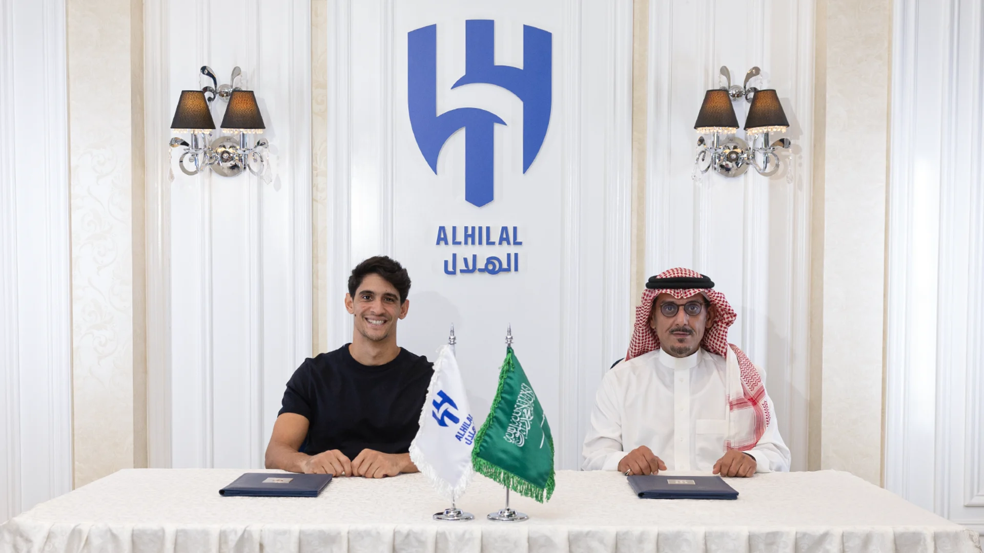 رسمياً.. الهلال يجدد عقد المغربي ياسين بونو حتى عام 2028