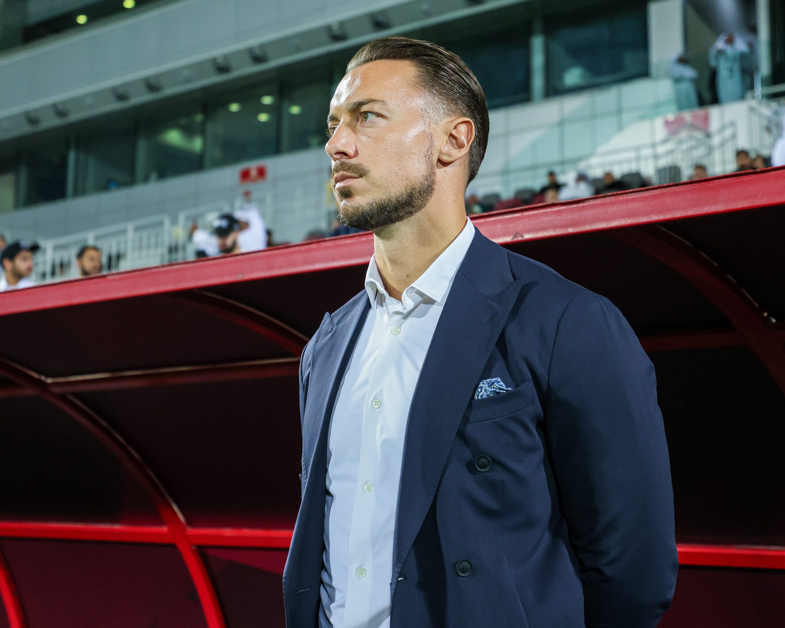 يايسله يطالب بسرعة تجهيز هذا اللاعب قبل مواجهة الشباب في روشن